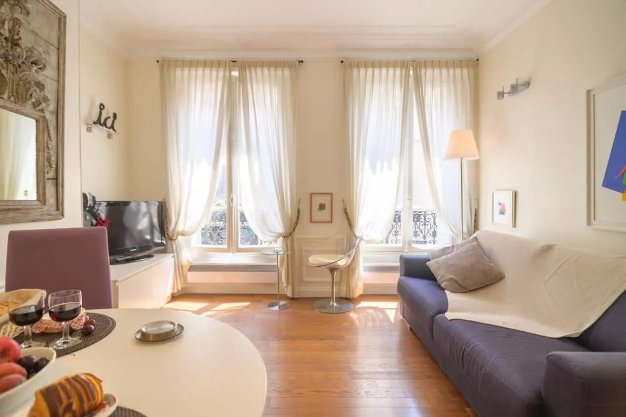 Le Marais Moderne Apartment Paris